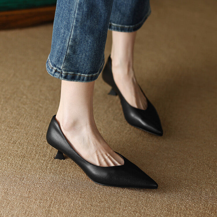 Women’s Classic Closed Toe Dress Pumps