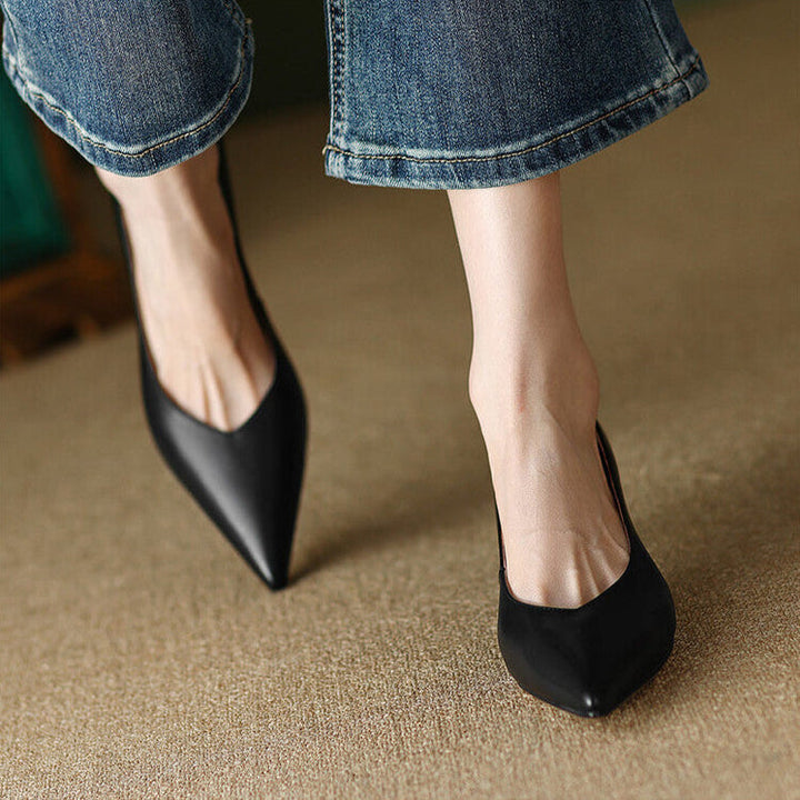 Women’s Classic Closed Toe Dress Pumps