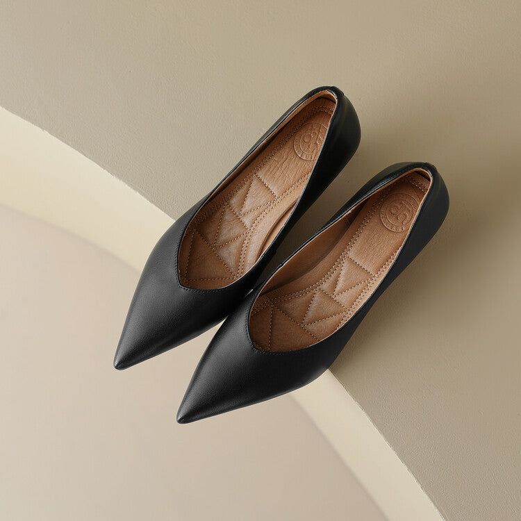 Women’s Classic Closed Toe Dress Pumps