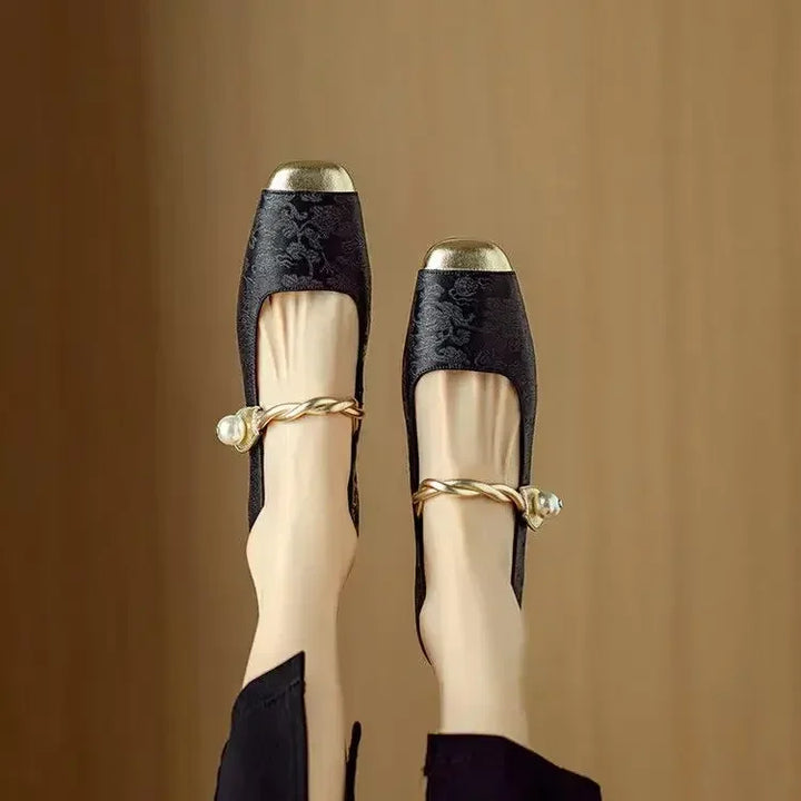 Women’s Buckle Strap Closed Toe Mary Jane Shoes